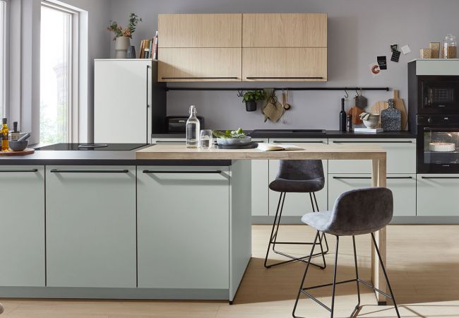 Küche mit Kochinsel